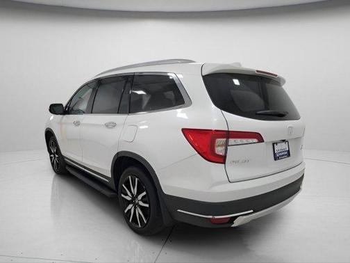 Platinum White Pearl 2021 Honda Pilot Touring 8-Passenger