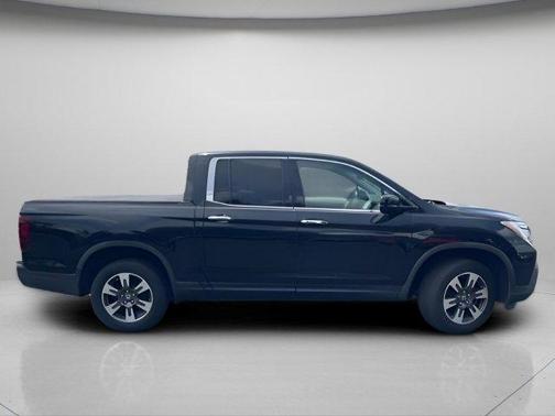 Crystal Black Pearl 2018 Honda Ridgeline RTL-E