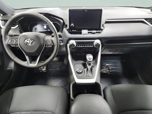 2023 Toyota RAV4 Hybrid SE