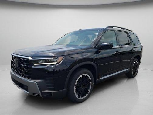 Crystal Black Pearl 2026 Honda Pilot Touring 8-Passenger