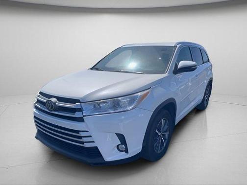 Blizzard Pearl 2018 Toyota Highlander SE