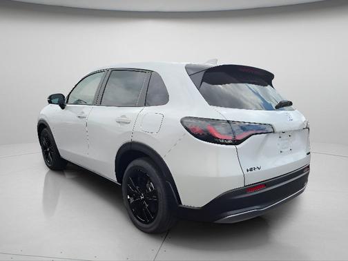 Platinum White Pearl 2027 Honda HR-V Sport AWD