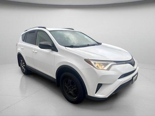 Super White 2018 Toyota RAV4 LE