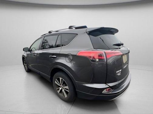 Magnetic Gray Metallic 2018 Toyota RAV4 XLE