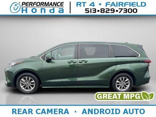 2022 Toyota Sienna LE