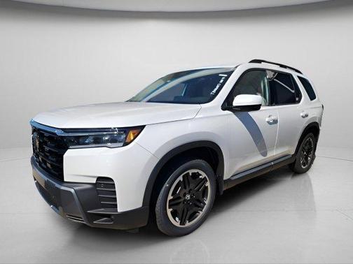 Platinum White Pearl 2026 Honda Pilot Touring 8-Passenger