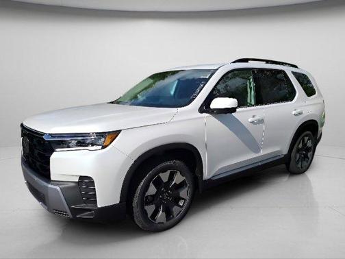 Platinum White Pearl 2026 Honda Pilot Elite