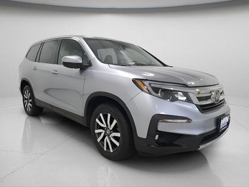 Lunar Silver Metallic 2019 Honda Pilot EX