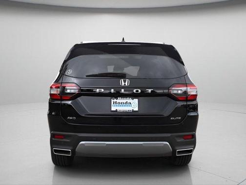 Crystal Black Pearl 2026 Honda Pilot Elite