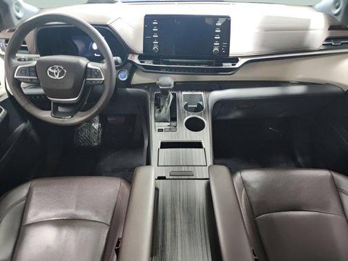 2022 Toyota Sienna Platinum 7 Passenger