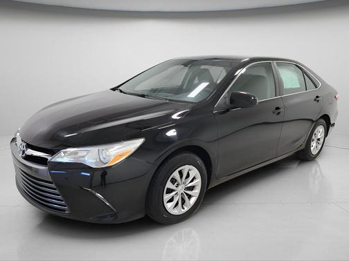 Midnight Black Metallic 2016 Toyota Camry LE