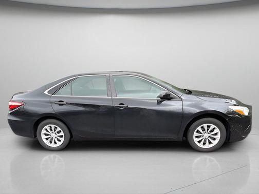 Midnight Black Metallic 2016 Toyota Camry LE