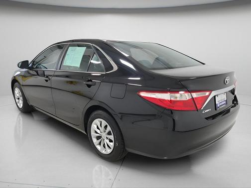 Midnight Black Metallic 2016 Toyota Camry LE