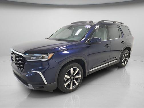 Obsidian Blue Pearl 2024 Honda Pilot Touring 8-Passenger