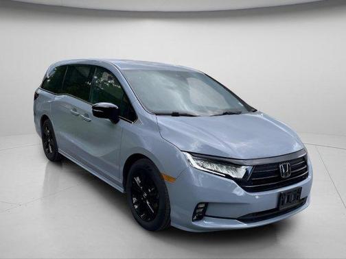 Sonic Gray Pearl 2023 Honda Odyssey Sport