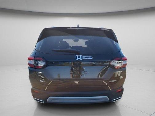 2025 Honda Pilot Touring 8-Passenger
