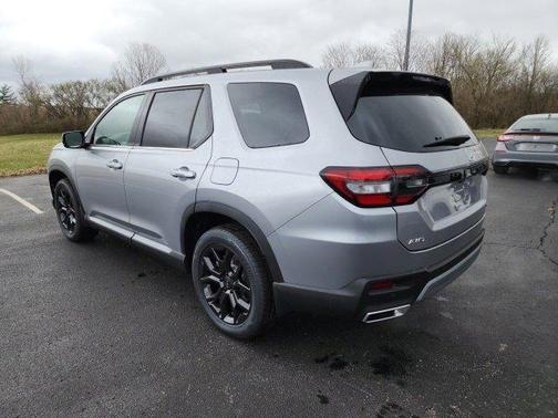 2025 Honda Pilot Touring 8-Passenger
