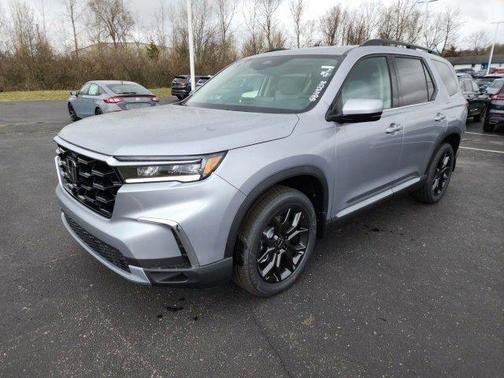 2025 Honda Pilot Touring 8-Passenger