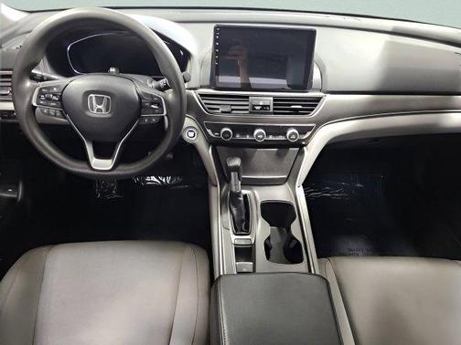 Lunar Silver Metallic 2018 Honda Accord LX