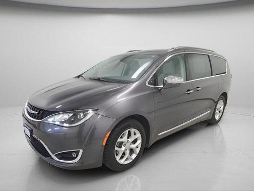 Granite Crystal Metallic Clearcoat 2019 Chrysler Pacifica Limited