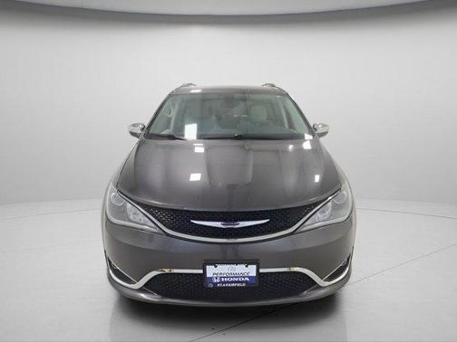 Granite Crystal Metallic Clearcoat 2019 Chrysler Pacifica Limited