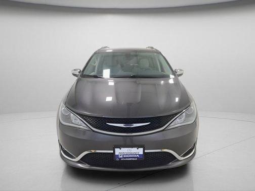 Granite Crystal Metallic Clearcoat 2019 Chrysler Pacifica Limited
