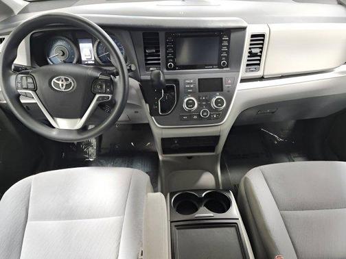 2020 Toyota Sienna LE