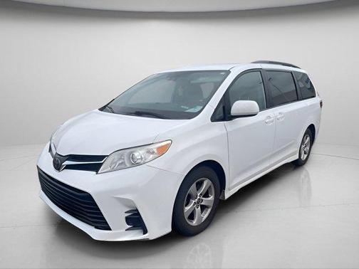 2020 Toyota Sienna LE