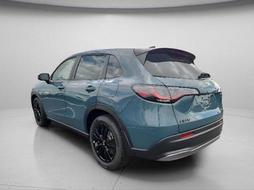 Nordic Forest Pearl 2027 Honda HR-V Sport