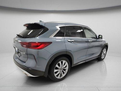2022 INFINITI QX50 LUXE AWD