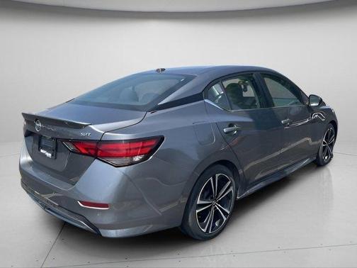 Gun Metallic 2021 Nissan Sentra SR