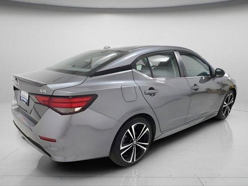 Gun Metallic 2021 Nissan Sentra SR