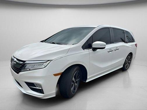 White Diamond Pearl 2019 Honda Odyssey Elite