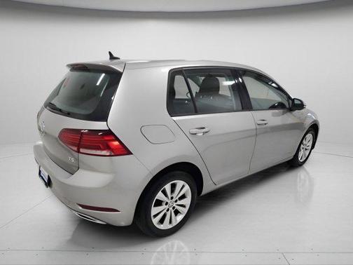 Tungsten Silver Metallic 2018 Volkswagen Golf TSI SE