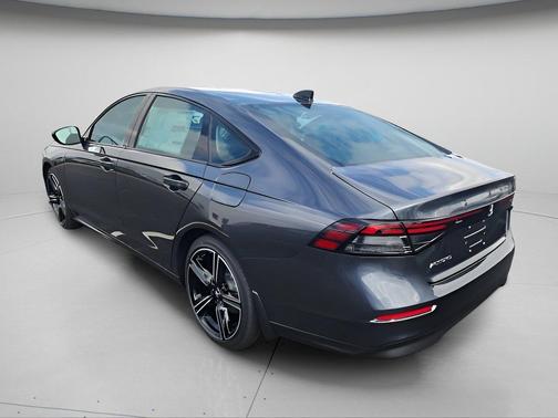Meteorite Gray Metallic 2026 Honda Accord SE