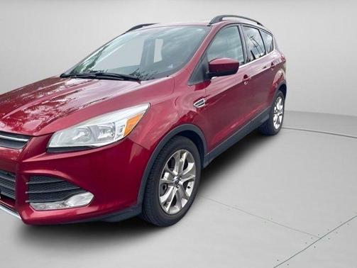 Ruby Red Metallic 2015 Ford Escape SE
