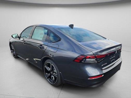 Meteorite Gray Metallic 2026 Honda Accord SE