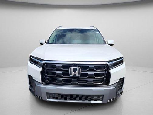Platinum White Pearl 2026 Honda Pilot Touring 8-Passenger