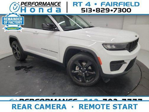 Bright White Clearcoat 2023 Jeep Grand Cherokee Altitude