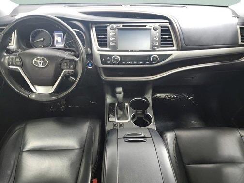Celestial Silver Metallic 2018 Toyota Highlander XLE