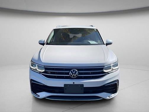 2022 Volkswagen Tiguan 2.0T SEL R-Line 4MOTION