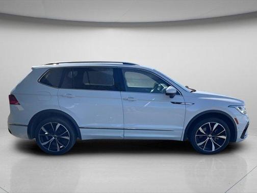 2022 Volkswagen Tiguan 2.0T SEL R-Line 4MOTION