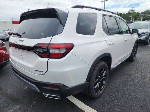 2025 Honda Pilot Touring 8-Passenger