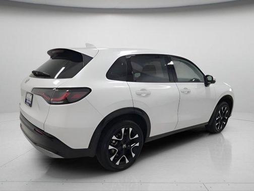 Platinum White Pearl 2026 Honda HR-V EX-L