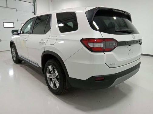 Platinum White Pearl 2023 Honda Pilot AWD EX-L 8 Passenger