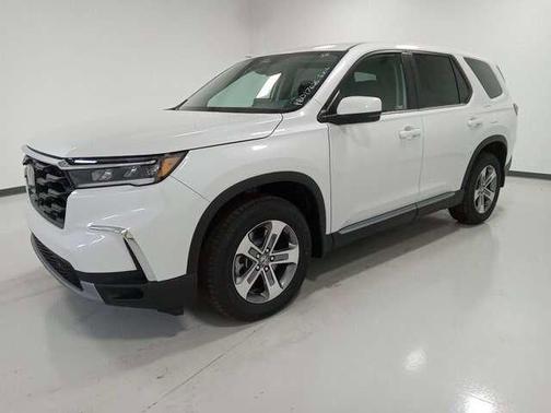 Platinum White Pearl 2023 Honda Pilot AWD EX-L 8 Passenger