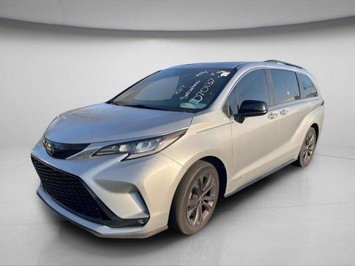 2021 Toyota Sienna XSE 7 Passenger
