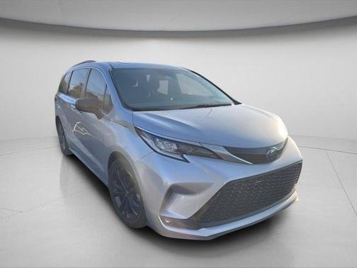 2021 Toyota Sienna XSE 7 Passenger