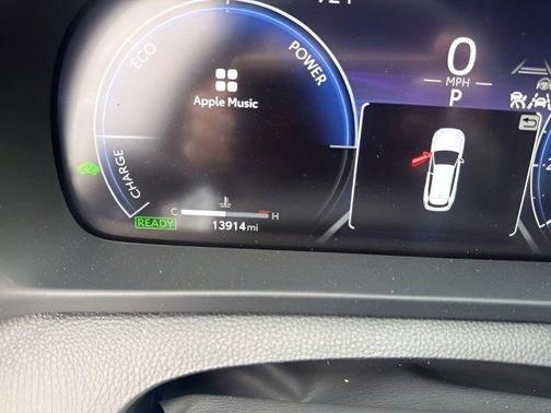 2025 Toyota Crown Signia XLE