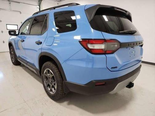 Diffused Sky Pearl 2024 Honda Pilot TrailSport